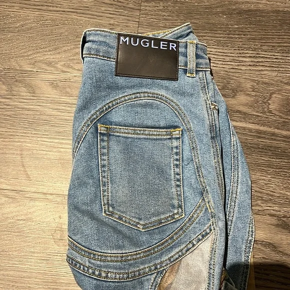 ICONIC MUGLER JEANS✨ - Picture 2 of 6